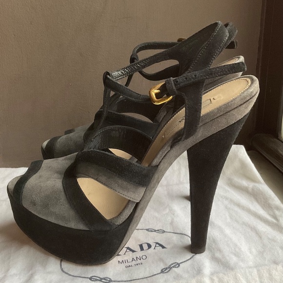 PRADA two tone suede platformT Strap pumps